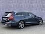 Volvo V60 2.0 T6 Recharge AWD Inscription | Adaptieve Cruise Control | Harman Kardon Audio | Trekhaak | Stoel-/Stuur-/Voorruitverwarming | 19" Velgen | Parkeercamera |