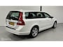 Volvo V70 2.5T Momentum 230PK / AUTOMAAT / NAVI