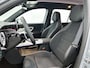 Mercedes-Benz GLB 250+ Business Solution AMG 85.5 kWh | Premium pakket | Vast panoramadak | Sierelementen aluminium | Sfeerverlichting | Sportstoelen | THERMOTRONIC | URBAN GUARD |