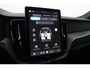Volvo XC60 T6 Plug-in hybrid Ultra Black Edition | Trekhaak | Panoramadak | Head-Up | 360 Camera | Stoel+Stuurverwarming | 21 Inch