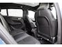Volvo C40 Recharge Twin Intro Edition 78 kWh | Adaptieve Cruise Control | Panoramadak | Trekhaak | Stoel-/Stuurverwarming | 360° Parkeercamera | Harman Kardon Audio | Warmtepomp |