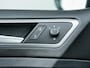 Volkswagen Golf 1.0 TSI Connected Series | Camera | Navigatie | Apple Carplay | Android Auto | Cruise Control | Comfort Stoelen | Climate Control | Parkeersensoren | Privacy Glas | Metallic Lak | LED | Lichtmetalen Velgen |