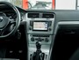Volkswagen Golf 1.0 TSI Connected Series | Camera | Navigatie | Apple Carplay | Android Auto | Cruise Control | Comfort Stoelen | Climate Control | Parkeersensoren | Privacy Glas | Metallic Lak | LED | Lichtmetalen Velgen |