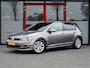 Volkswagen Golf 1.0 TSI Connected Series | Camera | Navigatie | Apple Carplay | Android Auto | Cruise Control | Comfort Stoelen | Climate Control | Parkeersensoren | Privacy Glas | Metallic Lak | LED | Lichtmetalen Velgen |