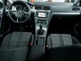 Volkswagen Golf 1.0 TSI Connected Series | Camera | Navigatie | Apple Carplay | Android Auto | Cruise Control | Comfort Stoelen | Climate Control | Parkeersensoren | Privacy Glas | Metallic Lak | LED | Lichtmetalen Velgen |