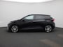 MG MG4 Electric Luxury 64 kWh | Climate Control / ECC | Navigatie | Lederen bekleding grijs | Stoelverwarming | LED koplampen | Park Distance Control achter | Achteruitrijcamera |