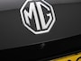 MG MG4 Electric Luxury 64 kWh | Climate Control / ECC | Navigatie | Lederen bekleding grijs | Stoelverwarming | LED koplampen | Park Distance Control achter | Achteruitrijcamera |