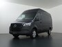 Mercedes-Benz Sprinter 319 CDI 190 PK | L2 H2 | AUTOMAAT | PRO | LED | KUNSTLEDER ZWART BEKLEDING | CAMERA | BETIMMERDE LAADRUIMTE | CARPLAY EN ANDROID AUTO | CRUISE | AIRCO | 17" LICHTMETALEN VELGEN | LUCHTGEVEERDE BESTUURDERSSTOEL