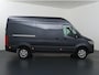 Mercedes-Benz Sprinter 319 CDI 190 PK | L2 H2 | AUTOMAAT | PRO | LED | KUNSTLEDER ZWART BEKLEDING | CAMERA | BETIMMERDE LAADRUIMTE | CARPLAY EN ANDROID AUTO | CRUISE | AIRCO | 17" LICHTMETALEN VELGEN | LUCHTGEVEERDE BESTUURDERSSTOEL