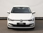 Volkswagen Golf 1.4 eHybrid Style 204pk DSG | LED | Cruise Control | Stoel/Stuurverwarming | Trekhaak | Camera | Climate control | Winterpakket |