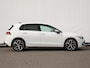 Volkswagen Golf 1.4 eHybrid Style 204pk DSG | LED | Cruise Control | Stoel/Stuurverwarming | Trekhaak | Camera | Climate control | Winterpakket |