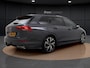 Volkswagen Golf Variant 1.5 eTSI 150 PK DSG R-Line | Pano Dak | Trekhaak | Camera | 18" | Stoelverwarming |