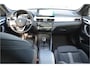 BMW X1 sDrive20i 180pk Automaat | Panoramdak | Carplay | Head Up | Achteruitrij camera |Stoelverwarming | Dealer Metallic Lak