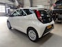 Toyota Aygo 1.0 VVT-i 72pk 5D x-play | Navigatie | Camera | Airco | NAP | Rijklaar prijs!