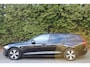Volvo V60 2.0 B3 Momentum 163PK Automaat | Lederen bekleding | Parkeercamera | Apple/Android Carplay