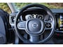 Volvo V60 2.0 B3 Momentum 163PK Automaat | Lederen bekleding | Parkeercamera | Apple/Android Carplay