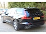 Volvo V60 2.0 B3 Momentum 163PK Automaat | Lederen bekleding | Parkeercamera | Apple/Android Carplay