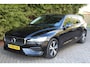 Volvo V60 2.0 B3 Momentum 163PK Automaat | Lederen bekleding | Parkeercamera | Apple/Android Carplay