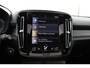 Volvo XC40 T5 Recharge R-Design | Panoramadak | Adaptieve Cruise control | Stoel en stuurwielverwarming | Trekhaak | Parkeersensoren voor en achter |