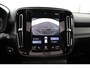 Volvo XC40 T5 Recharge R-Design | Panoramadak | Adaptieve Cruise control | Stoel en stuurwielverwarming | Trekhaak | Parkeersensoren voor en achter |