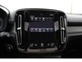 Volvo XC40 T5 Recharge R-Design | Panoramadak | Adaptieve Cruise control | Stoel en stuurwielverwarming | Trekhaak | Parkeersensoren voor en achter |