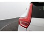 Volvo XC40 T5 Recharge R-Design | Panoramadak | Adaptieve Cruise control | Stoel en stuurwielverwarming | Trekhaak | Parkeersensoren voor en achter |