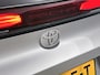 Toyota C-HR / C-HR+ 1.8 Hybrid 140 First Edition Bi-Tone | Elektrische Achterklep | Automatisch Inparkeren | 360° Camera | LM-Velgen | Donker Getinte Achterruiten |