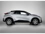 Toyota C-HR / C-HR+ 1.8 Hybrid 140 First Edition Bi-Tone | Elektrische Achterklep | Automatisch Inparkeren | 360° Camera | LM-Velgen | Donker Getinte Achterruiten |