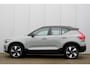 Volvo XC40 Single Motor Extended Range Plus 82 kWh | Verwarmde Voorstoelen en Stuurwiel | Semi- Elektrische Trekhaak | Warmtepomp | Achteruitrijcamera | DAB Ontvanger |