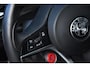 Alfa Romeo Giulia 2.0T Super | Pano-dak | Camera | Adaptieve Cruise |