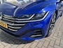 Volkswagen Arteon Shooting Brake 1.4 TSI eHybrid 2x R-Line / AUTOMAAT/ PANO/ TREKHAAK/ 360 CAMERA/ DCC/ CARBON/ HEAD-UP DISPLAY/ LEDEREN MEMORY SEATS/ DODE HOEK/ KEYLESS/ APP CONNECT/ ADAPT. CRUISE/ STOELVERWARM. V & A/ NAVI/ CLIMA/ DAB/ 19" LMV