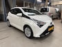 Toyota Aygo 1.0 VVT-i 72pk 5D x-play | Apple carplay / Android auto | Camera | Airco | All season banden | NAP | Rijklaar prijs!