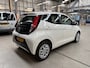 Toyota Aygo 1.0 VVT-i 72pk 5D x-play | Apple carplay / Android auto | Camera | Airco | All season banden | NAP | Rijklaar prijs!