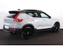 Volvo XC40 B4 Plus Black Edition - Panorama/schuifdak - IntelliSafe Assist & Surround - 360º Camera - Harman/Kardon audio - Verwarmde voorstoelen & stuur - Parkeersensoren voor & achter - Draadloze tel. lader - Extra getint glas - 20' LMV