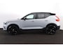 Volvo XC40 B4 Plus Black Edition - Panorama/schuifdak - IntelliSafe Assist & Surround - 360º Camera - Harman/Kardon audio - Verwarmde voorstoelen & stuur - Parkeersensoren voor & achter - Draadloze tel. lader - Extra getint glas - 20' LMV