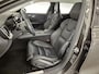 Volvo V60 2.0 B3 Momentum | Stoel/stuur verwarming | Adaptieve cruise | Parkeersensoren V+A | Parkeercamera | Apple carplay/android auto | BLIS | Lederen bekleding | Metallic lak |