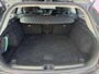 Volvo V60 2.0 B3 Momentum | Stoel/stuur verwarming | Adaptieve cruise | Parkeersensoren V+A | Parkeercamera | Apple carplay/android auto | BLIS | Lederen bekleding | Metallic lak |