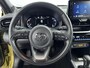 Toyota Yaris Cross 1.5 Hybrid Dynamic | Trekhaak | Dodehoek detectie | Stoel-/stuurverwarming | Navigatie | Apple Carplay / Android Auto | 17 inch