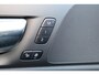 Volvo V60 Cross Country B5 AWD Plus - Panorama/schuifdak - IntelliSafe Assist & Surround - Parkeercamera achter - Verwarmde voorstoelen, stuur & achterbank - Parkeersensoren voor & achter - Elektr. bedienb. voorstoelen met geheugen - Draadloze tel. lader - Elektr. inklapbare trekhaak - 19' LMV