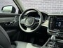 Volvo V90 2.0 T8 Plug-in hybrid AWD Ultra Dark | Gelaagd glas | Trekhaak | Luchtvering | Bowers & Wilkins | Massage | Stoel Koeling | 360° Camera | Adaptieve cruise | Stoel/stuur verwarming |