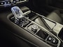 Volvo V90 2.0 T8 Plug-in hybrid AWD Ultra Dark | Gelaagd glas | Trekhaak | Luchtvering | Bowers & Wilkins | Massage | Stoel Koeling | 360° Camera | Adaptieve cruise | Stoel/stuur verwarming |