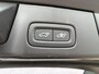 Volvo V90 2.0 T8 Plug-in hybrid AWD Ultra Dark | Gelaagd glas | Trekhaak | Luchtvering | Bowers & Wilkins | Massage | Stoel Koeling | 360° Camera | Adaptieve cruise | Stoel/stuur verwarming |