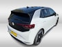 Volkswagen ID.3 First Max 58 kWh / Full option! / Panoramadak / Camera / Head-up / Keyless / 20'' / ACC / Dodehoek / Elektr. stoelen / Massage / Navigatie / Stuurverwarming