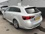 Toyota Avensis Touring Sports 1.8 VVT-i Executive Automaat, Panoramadak, Trekhaak, Navigatie, LMV, Cruise control, Achteruitrijcamera, Parkeersensoren voor + achter