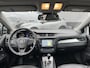 Toyota Avensis Touring Sports 1.8 VVT-i Executive Automaat, Panoramadak, Trekhaak, Navigatie, LMV, Cruise control, Achteruitrijcamera, Parkeersensoren voor + achter