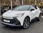 Toyota C-HR / C-HR+ 2.0 Plug-in Hybrid 223pk Dynamic Bi-Tone | 18 inch, Stoel + Stuurverwarming, Groot scherm, Parkeersensoren, Dodehoekherkenning