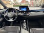 Toyota C-HR / C-HR+ 1.8 Hybrid Bi-Tone Plus | JBL, Led Pakket, Half leer/Alcantara, Dodehoekherkenning, parkeersensoren, Stuurverwarming