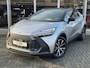 Toyota C-HR / C-HR+ 1.8 Hybrid First edition | Elektrische achterklep, Dodehoekherkenning, Stoel + Stuurverwarming, Groot scherm, Parkeersensoren