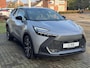 Toyota C-HR / C-HR+ 1.8 Hybrid First edition | Elektrische achterklep, Dodehoekherkenning, Stoel + Stuurverwarming, Groot scherm, Parkeersensoren