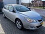 Opel Astra Sports Tourer 1.4 Edition keurige auto met onderhoudboekjes aanwezig oa airco, clima, cruise, trekhaak